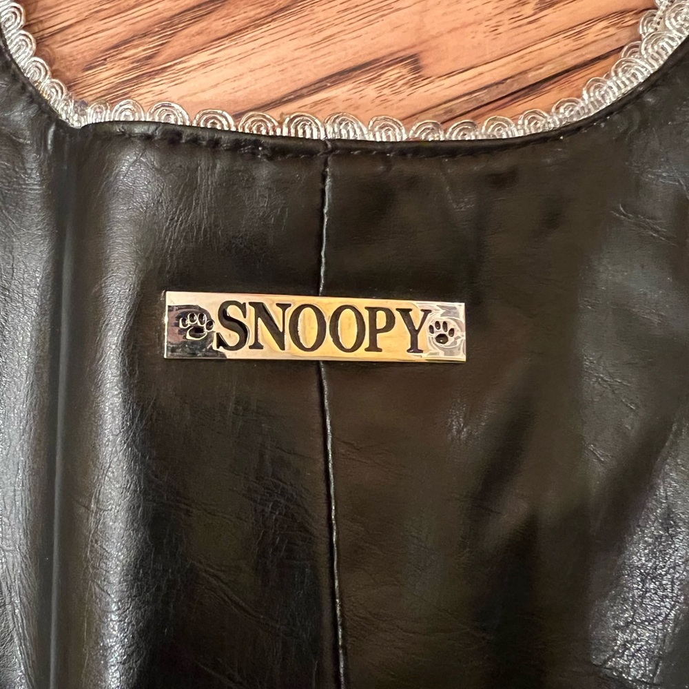Snoopy Black Tote Bag with Iconic Character Print - Picture 3 of 9